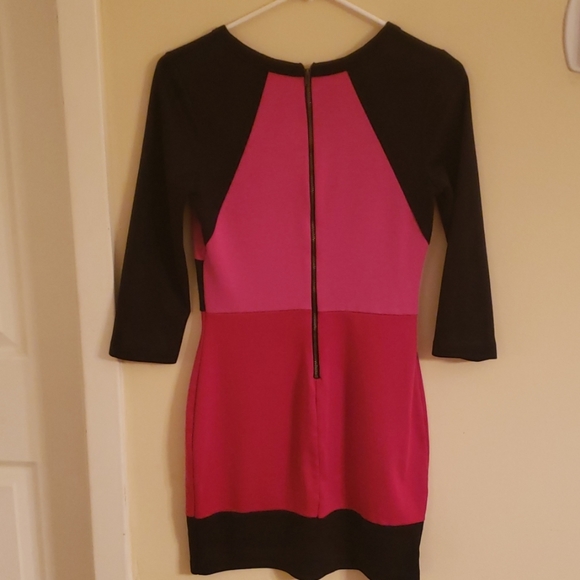 Chic Mod-Inspired Color Block Dress - Picture 3 of 3